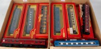 Lot 750 - 8 Triang Hornby coaches including 2 R625...