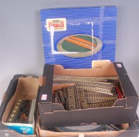 Lot 974 - 3 Hornby Dublo turntables, one boxes, TPO set...