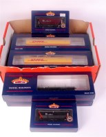 Lot 1049 - Boxed Bachmann wagons 2x 37-305, 38-020,...