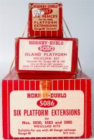 Lot 692 - Box of Hornby Dublo 5086 six platform...