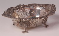 Lot 481 - A George V silver bowl, of pierced oval form,...