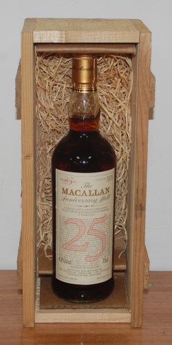 Lot 172 - The Macallen 25 year old Anniversary Malt,...
