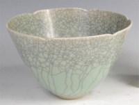 Lot 129 - A Peter Lane crackle glazed ceramic bowl,...