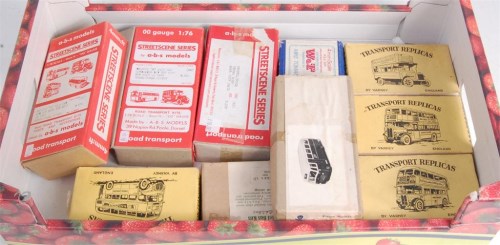 Lot 950 - 10 unmade whitemetal bus kits by Varney, ABS,...