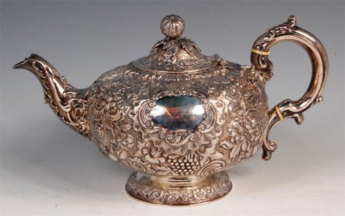 Lot 126 - A George IV Irish silver teapot, of bullet...
