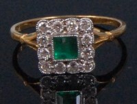 Lot 200 - An Art Deco 18ct gold emerald and diamond...
