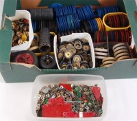 Lot 3216 - Assorted post-war Meccano items to include;...