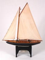 Lot 21 - Restored classic pond yacht, 27 inches to tip...