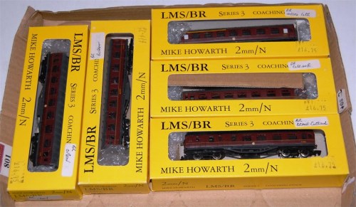 Lot 801 - 5 Mike Howarth 'N' gauge series 3 BR coaches,...