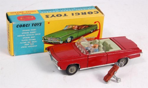 Lot 1637 - Corgi, 246 1965-1968 Chrysler Imperial...