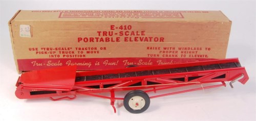 Lot 3110 - Tru-Scale, USA, E-410 portable elevator with...