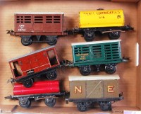 Lot 263 - A small tray containing 10 Hornby items...