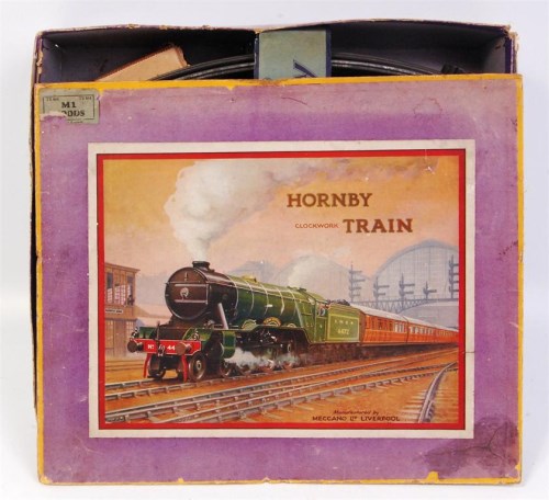 Lot 274 - Hornby 1930-41 M1 goods set comprising green...