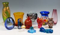 Lot 205 - A quantity of mainly 1960s art glass,...