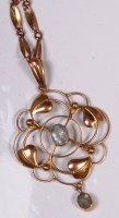 Lot 689 - An early 20th century 9ct gold semi-precious...