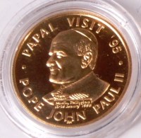 Lot 729 - A Philipines 1995 2500 gold Piso, 22ct, 7.98g,...