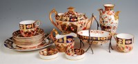 Lot 560 - A quantity of 19th century Davenport teawares,...