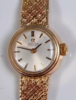 Lot 663 - An Omega 9ct gold cased ladies wristwatch,...