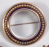 Lot 695 - A George III yellow gold mourning brooch, of...