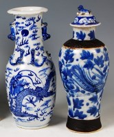 Lot 842 - A Chinese export vase, underglaze blue...