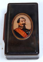 Lot 822 - A 19th century horn snuffbox, the hinged cover...