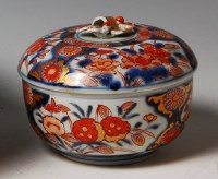 Lot 70 - An 18th century Chinese Imari bowl and cover,...