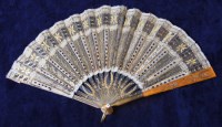 Lot 324 - A Regency Period ladies fan, having blond...