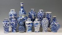 Lot 89 - A collection of Chinese export ware vases,...