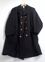 Lot 90 - A GWR script buttons c1930 porters greatcoat