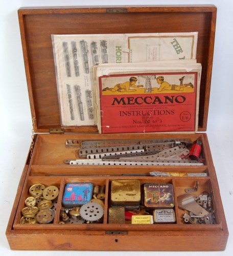 Lot 173 - Meccano No.5 outfit, early 1920's, in original...