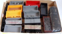 Lot 322 - A small tray of 15 assorted Lima wagons (F-G)