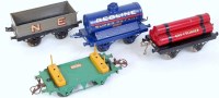 Lot 380 - A small tray containing 4 prewar Hornby wagons...