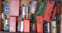 Lot 422 - A large tray containing 8 assorted Hornby...