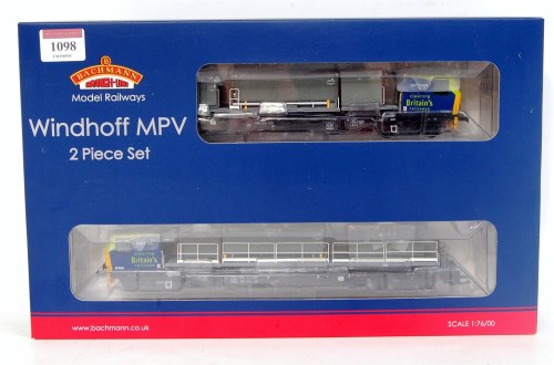 Lot 1098 - A Bachmann 31-577 Windhoff MPV Rail Tack self...