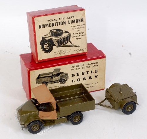 Lot 1257 - A Britains boxed military diecast group to...