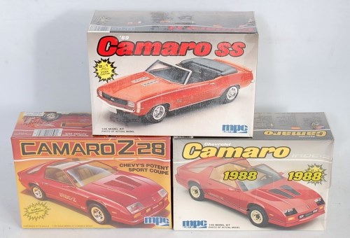 Lot 1533 - M.P.C/ERTL 1.25 scale Chevy Camaro kits,...