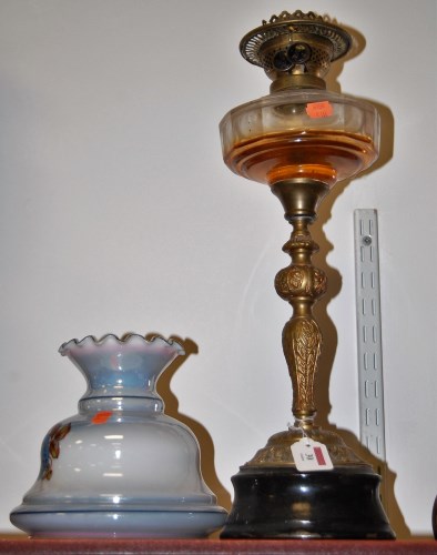 Lot 30 - A circa 1900 brass pedestal oil lamp having...