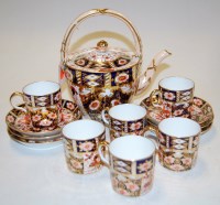 Lot 271 - A 19th century Davenport porcelain teapot and...