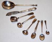 Lot 367 - A late 19th century silver salt spoon, stamped...
