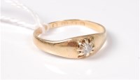 Lot 449 - An 18ct diamond ring, the old round brilliant...