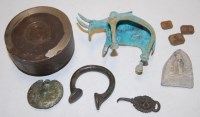 Lot 625 - A collection of miscellaneous items, to...