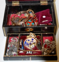 Lot 655 - Two boxes of miscellaneous costume jewellery,...