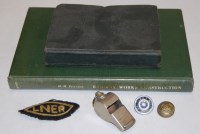 Lot 797 - A collection of railwayana related items to...