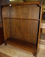 Lot 1477 - A 1930s oak ledgeback open bookshelf, width 84cm