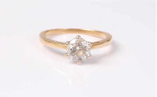Lot 2542 - A single stone diamond ring, the round...