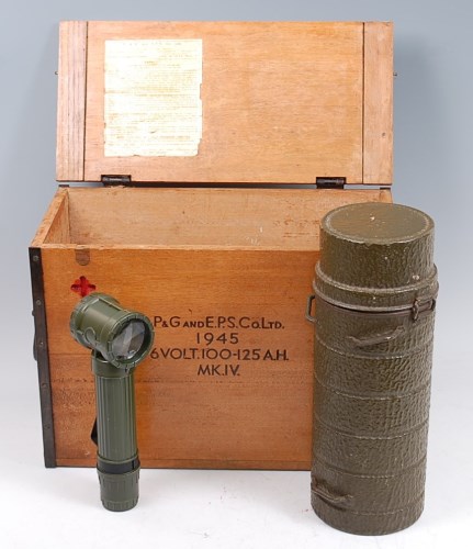 Lot 1382 - A P & G and E.P.S. Co Ltd 6 Volt. 100-125 A.H....