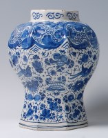 Lot 8 - An 18th century Delft vase, of octagonal...