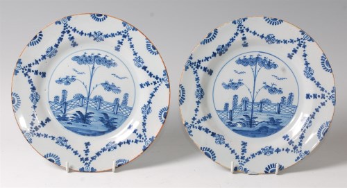 Lot 13 - A pair of 18th century Delft plates, cobalt...