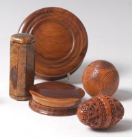Lot 141 - A small collection of assorted treen items, to...