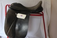 Lot 329 - Saddle Barnsby Luxus dressage black 17½'' wide...